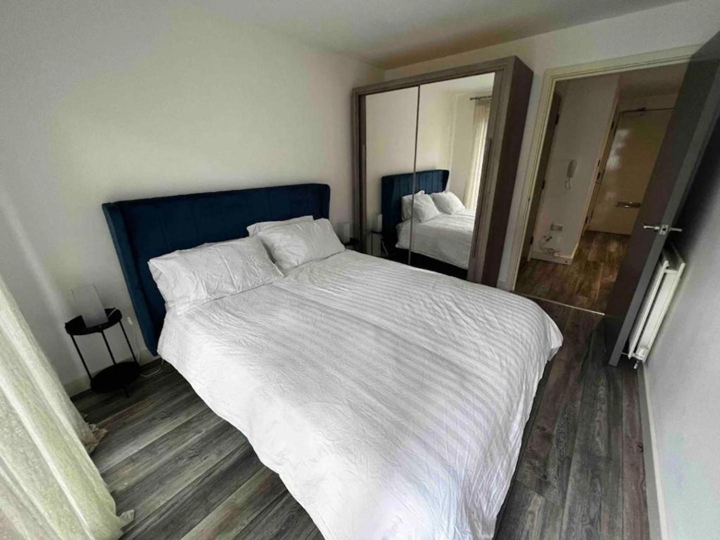 Apartamento Stylish 1-Bed Flat With Sofa-Bed In Londres Exterior foto