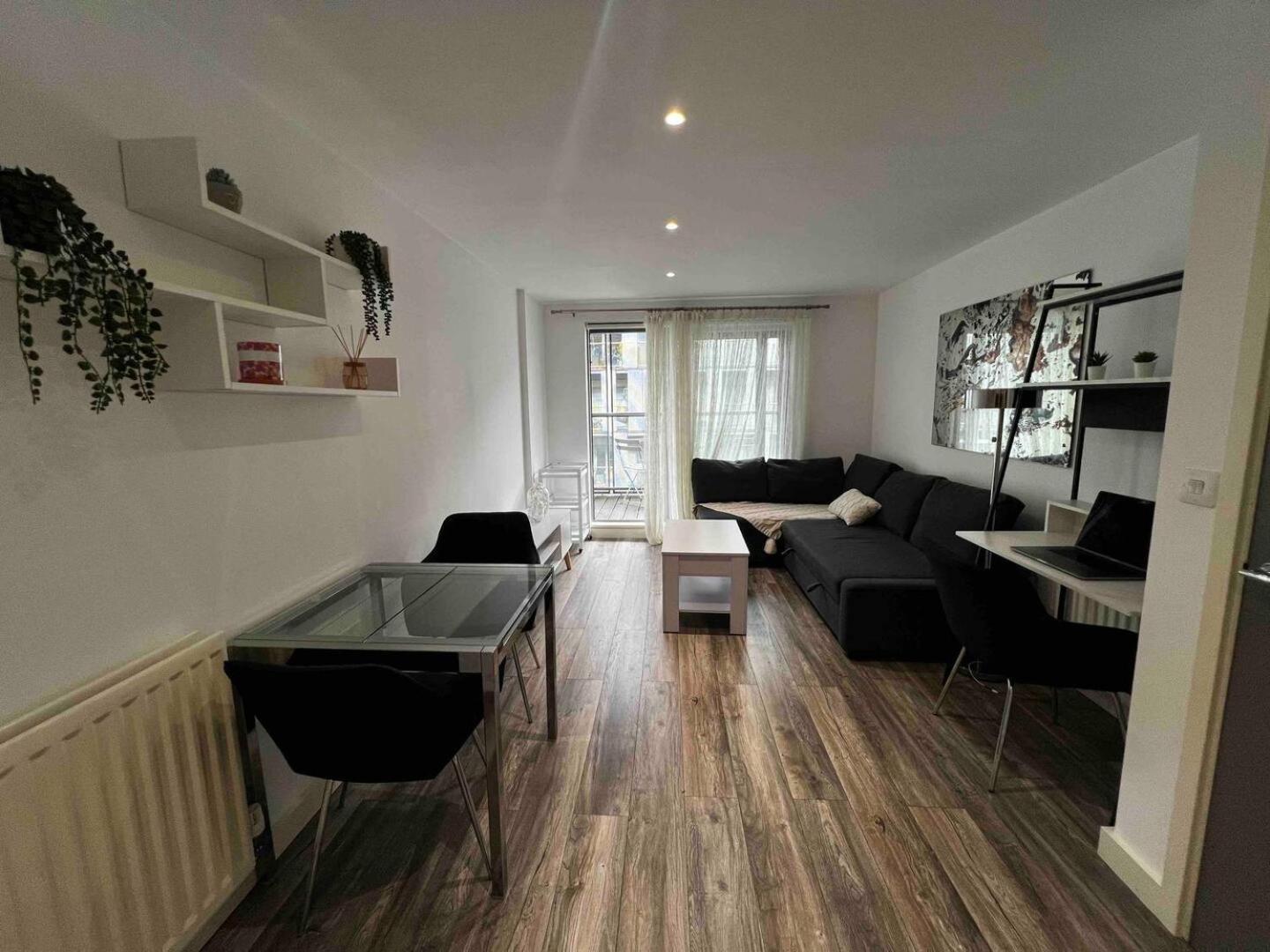 Apartamento Stylish 1-Bed Flat With Sofa-Bed In Londres Exterior foto